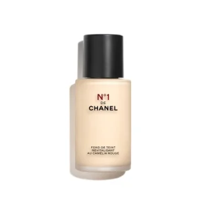 CHANEL N°1 De Chanel Revitalizing Foundation Illuminates - Moisturizes - Protects - Fredrik & Louisa