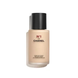 CHANEL N°1 De Chanel Revitalizing Foundation Illuminates - Moisturizes - Protects - Fredrik & Louisa